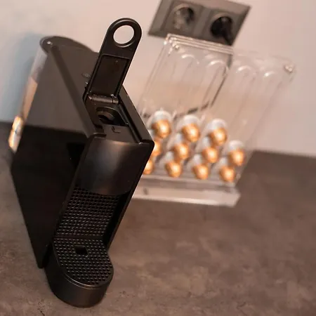 2-level Luxury 1-bedroom Duplex With Balcony Near Promenada Mall *