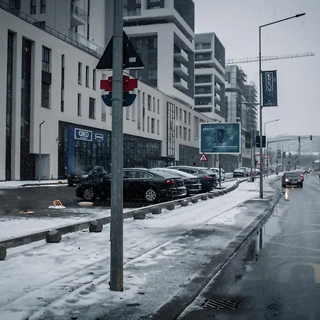 2-level Luxury 1-bedroom Duplex With Balcony Near Promenada Mall דירה