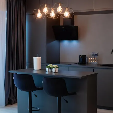 2-level Luxury 1-bedroom Duplex With Balcony Near Promenada Mall