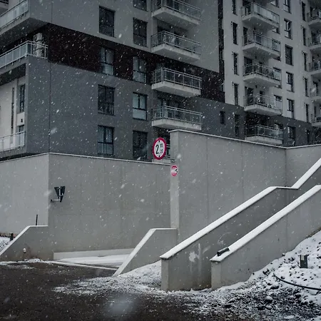 2-level Luxury 1-bedroom Duplex With Balcony Near Promenada Mall Апартаменти