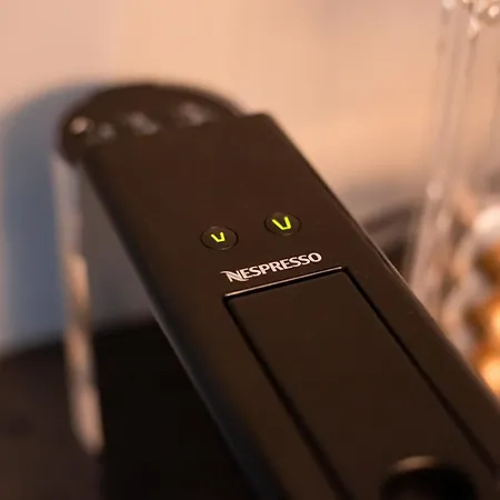 Апартаменти 2-level Luxury 1-bedroom Duplex With Balcony Near Promenada Mall *