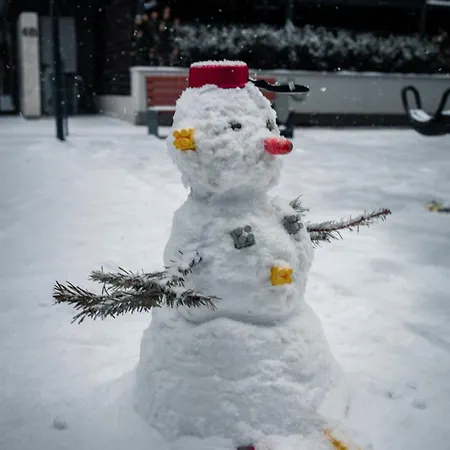 Апартаменти 2-level Luxury 1-bedroom Duplex With Balcony Near Promenada Mall