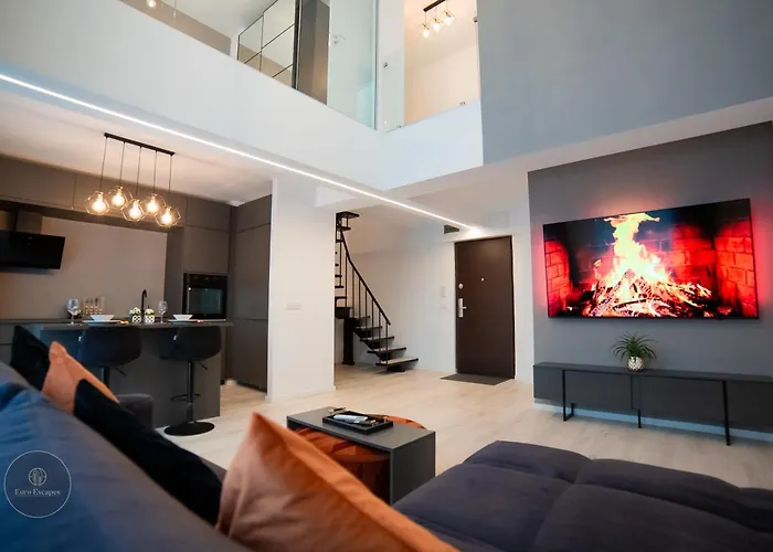 2-level Luxury 1-bedroom Duplex With Balcony Near Promenada Mall