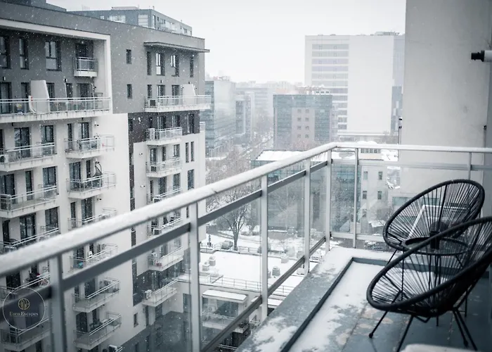 2-level Luxury 1-bedroom Duplex With Balcony Near Promenada Mall Apartamento